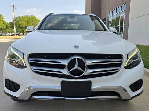 Used 2018 Mercedes-Benz GLC 300 4MATIC image 2