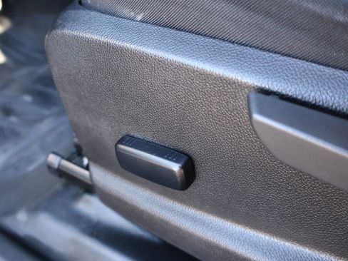 Used 2022 Chevrolet Colorado LT w/ Fleet Safety Package image 9