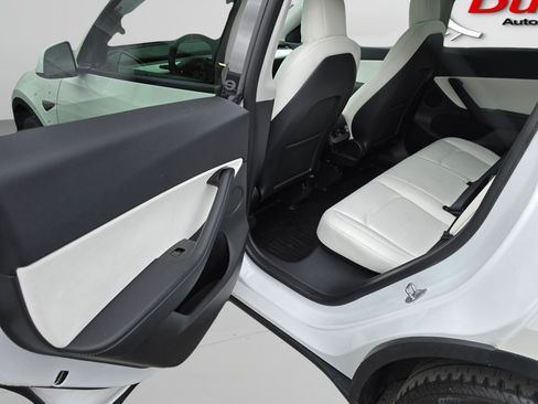 Used 2020 Tesla Model Y Long Range AWD/4WD image 27