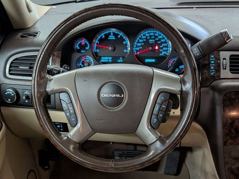 Used 2013 GMC Yukon Denali image 17