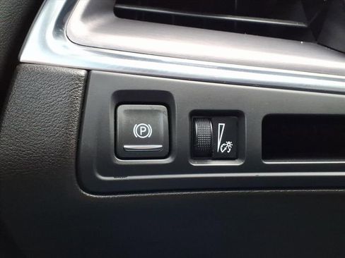 Certified 2022 Cadillac XT5 Luxury image 28