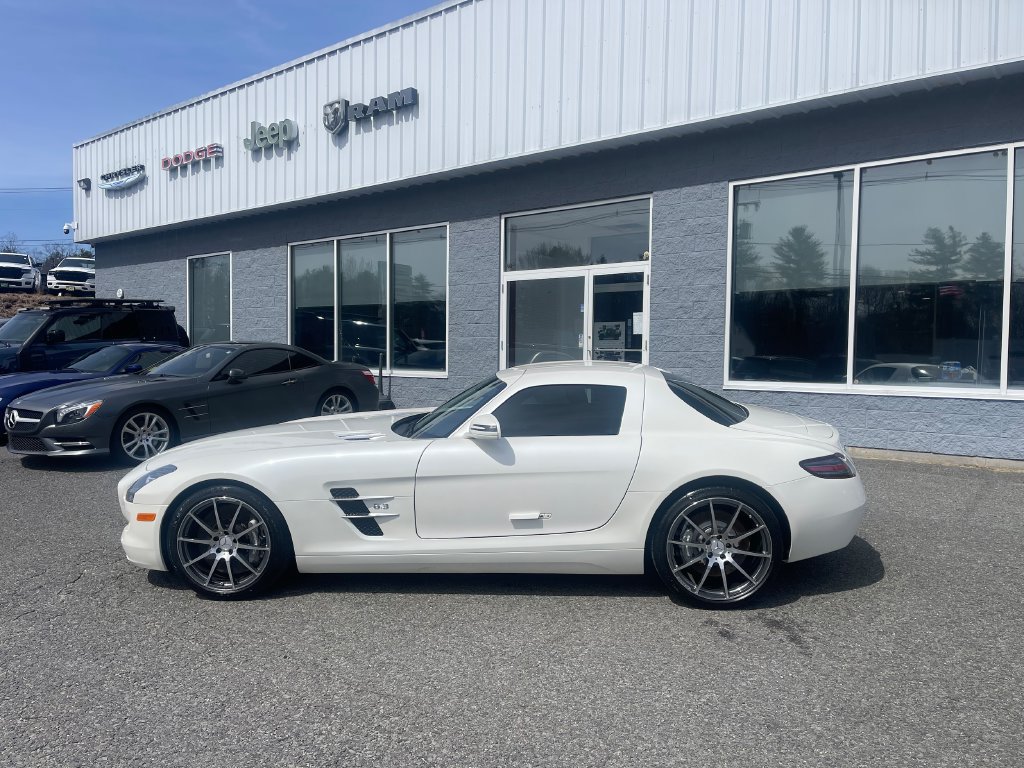 Used 2012 Mercedes-Benz SLS AMG Coupe image 3