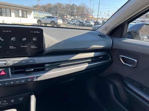 Used 2025 Kia K4 LXS image 31