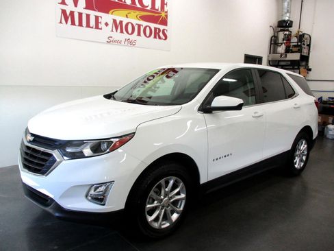 Used 2021 Chevrolet Equinox LT w/ Driver Convenience Package image 3