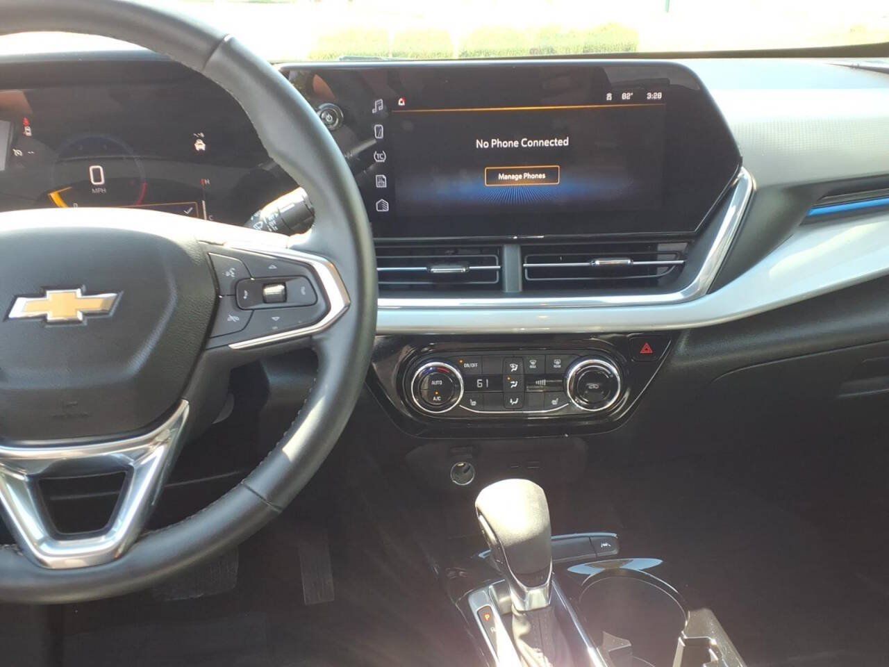 Used 2024 Chevrolet Trax LT w/ Driver Confidence Package FWD image 11
