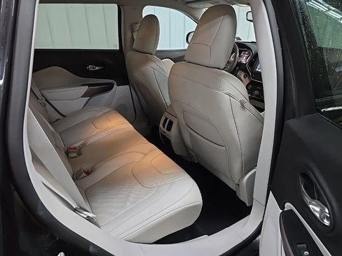 Used 2022 Jeep Cherokee Latitude Lux image 17