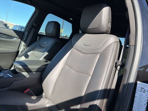 Used 2025 Cadillac XT5 Premium Luxury image 14