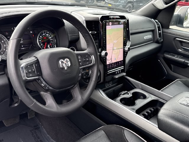 Used 2025 RAM 1500 Laramie AWD/4WD image 16