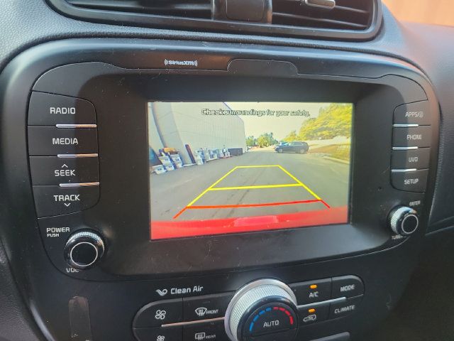 Used 2019 Kia Soul + FWD image 17