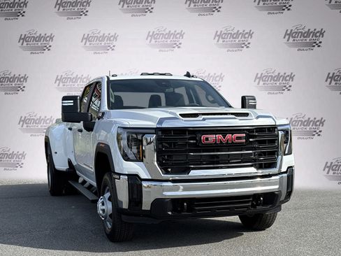 New 2026 GMC Sierra 3500 Pro image 2