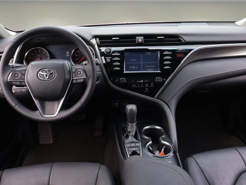 Certified 2018 Toyota Camry XSE FWD image 13