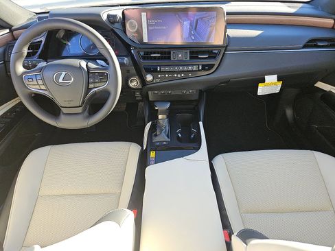 Used 2025 Lexus ES 300h w/ Premium Package image 22