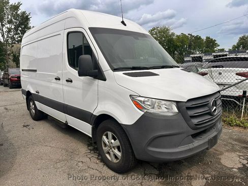 Used 2023 Mercedes-Benz Sprinter 2500 image 2