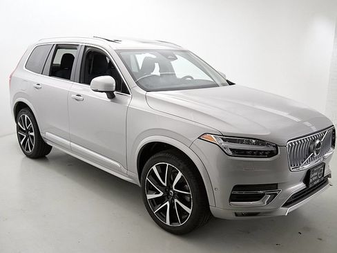Certified 2023 Volvo XC90 B6 Plus AWD/4WD image 4