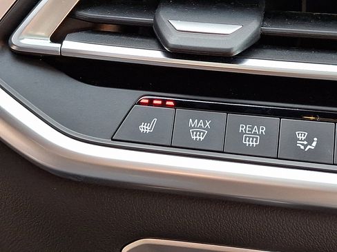 Used 2023 BMW X5 xDrive40i w/ Premium Package image 24