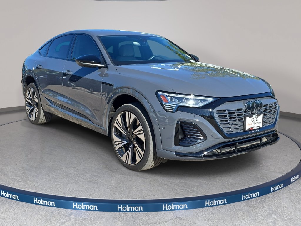 Used 2024 Audi Q8 e-tron Prestige w/ Prestige Package AWD/4WD image 4
