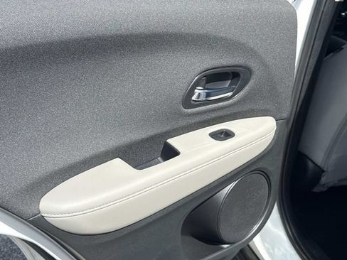 Certified 2022 Honda HR-V LX image 11