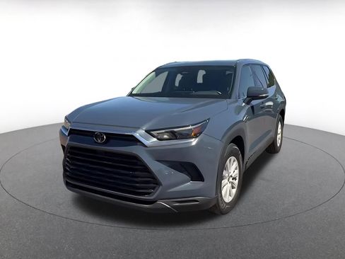Used 2025 Toyota Grand Highlander FWD image 7