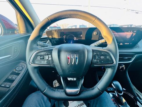 Used 2024 Buick Encore GX Sport Touring image 18