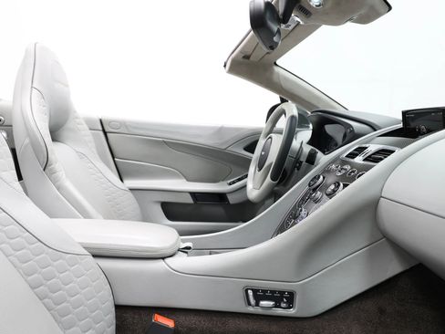 Used 2014 Aston Martin Vanquish Volante RWD image 93