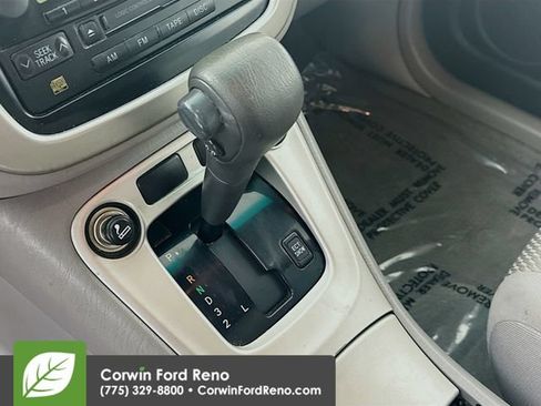 Used 2005 Toyota Highlander 4WD V6 w/ 3rd Row image 15