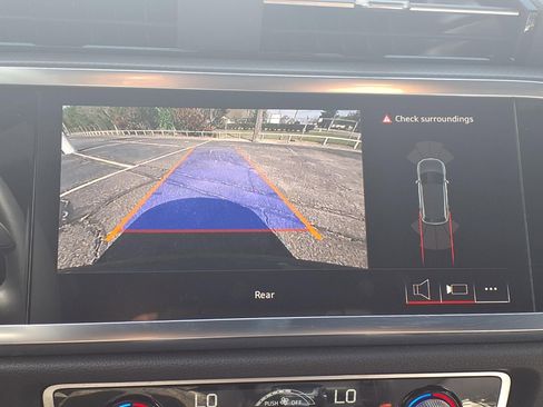 Used 2025 Audi Q3 2.0T Premium image 4