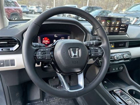 New 2026 Honda Pilot Touring image 11