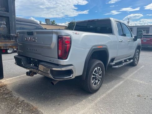 Used 2023 GMC Sierra 2500 SLT w/ SLT Preferred Package AWD/4WD image 4