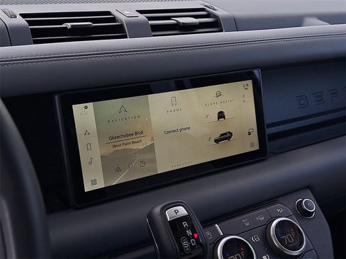 Used 2024 Land Rover Defender 110 X-Dynamic SE image 11