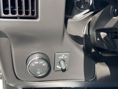 Used 2025 Chevrolet Express 3500 LT w/ LT Preferred Equipment Group RWD image 12