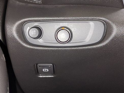 Used 2022 Chevrolet Blazer LT image 29