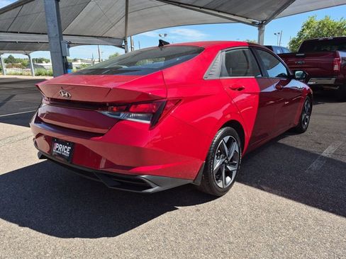 Used 2023 Hyundai Elantra SEL w/ Convenience Package FWD image 5