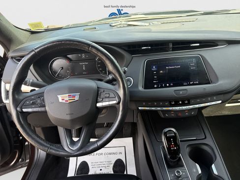 Used 2021 Cadillac XT4 Premium Luxury w/ Cold Weather Package FWD image 12