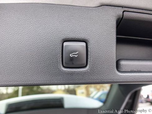 Used 2024 Ford Escape SE image 23