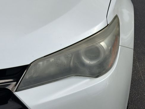 Used 2015 Toyota Camry SE FWD image 12