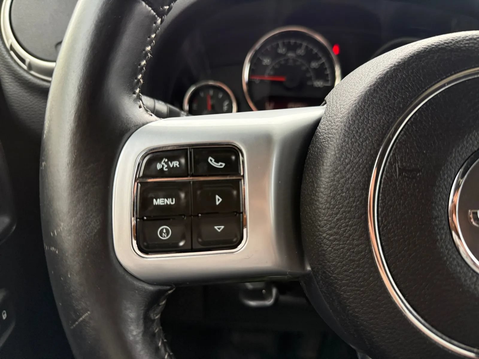 Used 2015 Jeep Wrangler Unlimited Rubicon AWD/4WD image 27