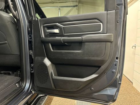 Used 2025 RAM 2500 Big Horn AWD/4WD image 15
