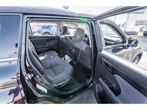 Used 2023 Toyota Highlander LE image 25