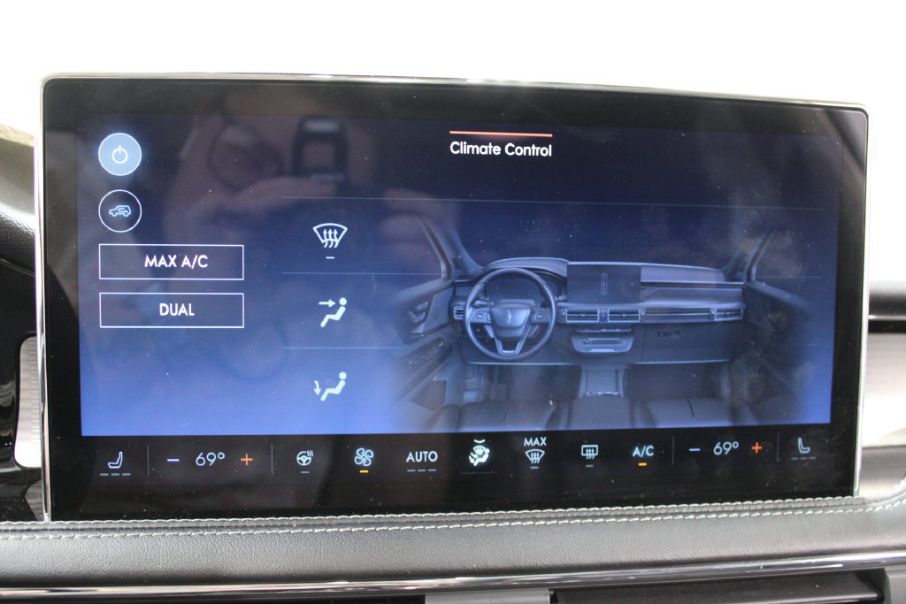 Used 2023 Lincoln Corsair AWD w/ Equipment Group 101A image 36
