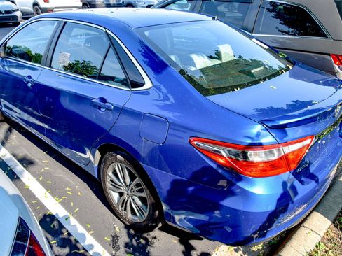 Used 2017 Toyota Camry SE FWD image 18