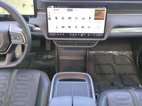 Used 2025 Rivian R1T Adventure Dual AWD/4WD image 15