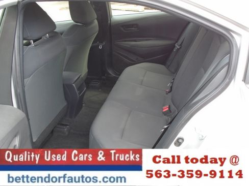 Used 2022 Toyota Corolla LE image 8