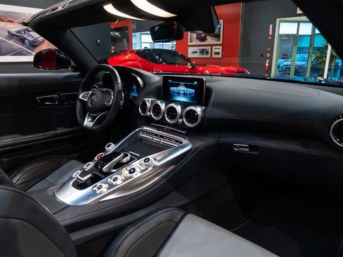 Used 2019 Mercedes-Benz AMG GT Roadster image 41