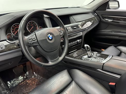 Used 2011 BMW 750i image 12