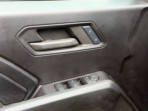 Used 2024 Chevrolet Colorado Trail Boss w/ Technology Package AWD/4WD image 17