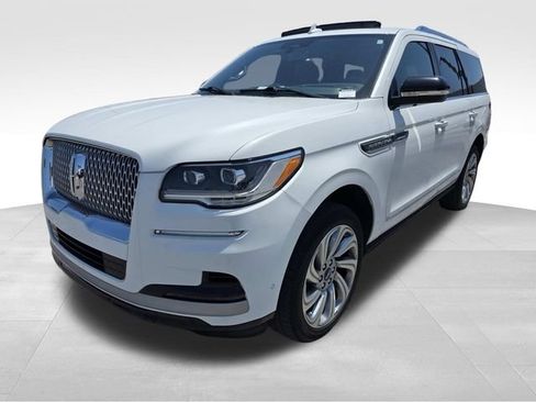 Certified 2022 Lincoln Navigator Reserve RWD image 5
