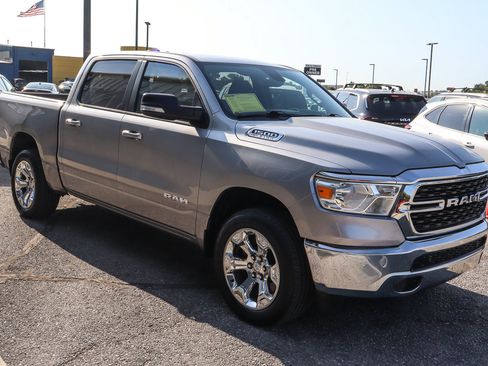 Used 2022 RAM 1500 Big Horn AWD/4WD image 3