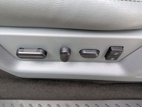 Used 2013 Ford F150 Lariat w/ Luxury Equipment Group image 17