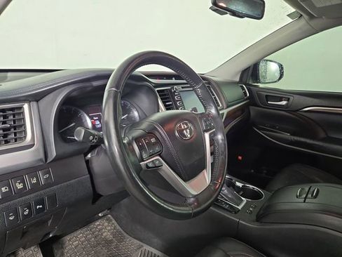Used 2014 Toyota Highlander Limited Platinum AWD/4WD image 14