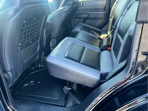 Used 2023 Ford Bronco Big Bend w/ Sasquatch Package image 25